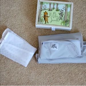 Ollie swaddle w/ box and bag EUC
